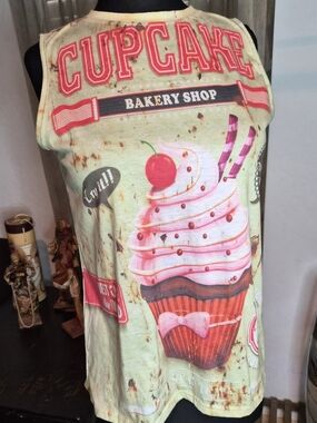 Cupcake Bakery Shop Graphic Tank Top - Pink & Red Cupcake Print #0296